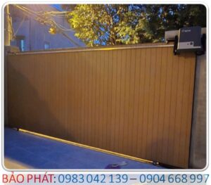 BẢO PHÁT - Lắp đặt Motor cổng lùa treo cửa cổng ốp gỗ kín 2 mặt tại TP HCM