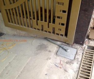 automaticdoor.vn-lapdat-cong-tu-dong-am-san-letron005