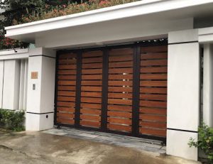 Cổng gỗ 4 cánh trượt gấp