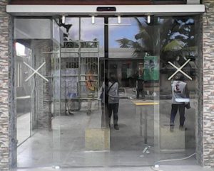 Cửa tự động nhà hàng khách sạn