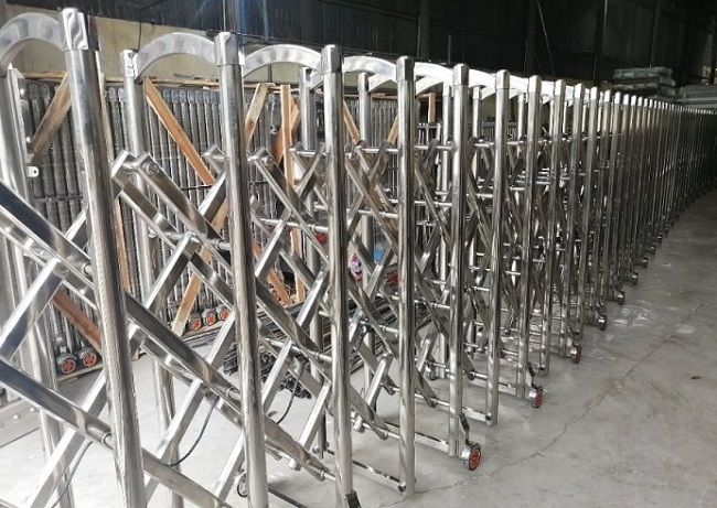 Cửa cổng xếp dài 25 mét