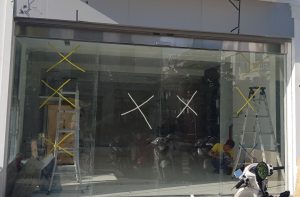 Cửa kính hai cánh công ty tự động