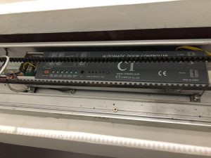 sua chua thay the mach dieu khien cua tu dong cortech - automaticdoor.vn