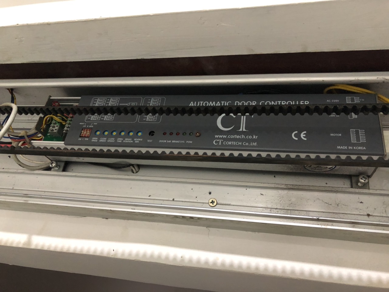 sua chua thay the mach dieu khien cua tu dong cortech - automaticdoor.vn