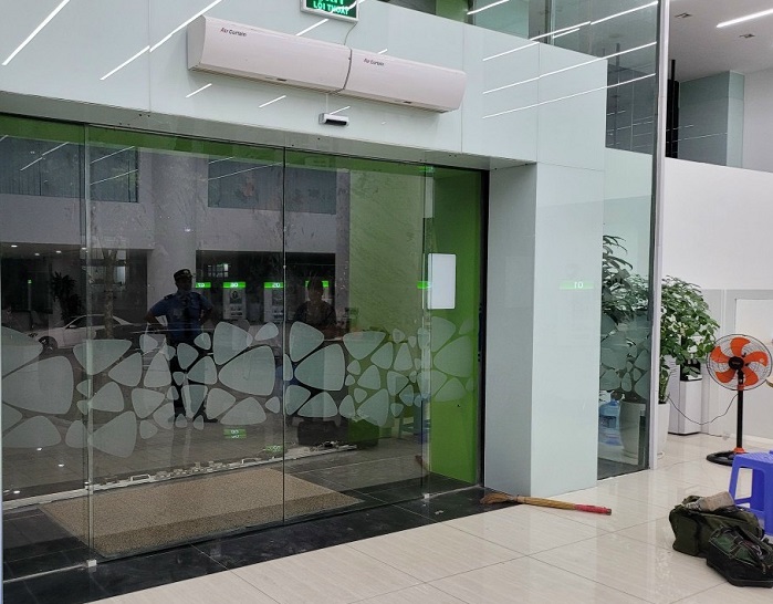 Cửa kính tự động, cổng tự động Hòa Bình, TP HCM giá rẻ