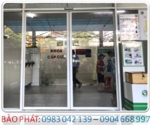 BẢO PHÁT - Thay cửa mở bản lề sàn thành cửa lùa tự động phòng cấp cứu bệnh viện