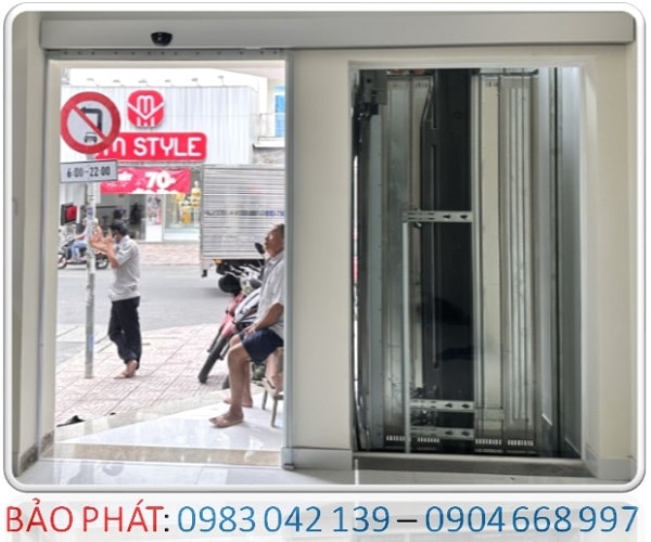 Thiết kế cửa tự động cửa hàng thời trang