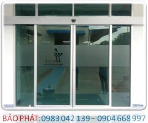BẢO PHÁT - Lắp đặt cửa nhôm kính lùa 2 cánh tự động NHÀ MÁY
