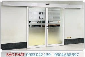 BẢO PHÁT lắp đặt cửa nhôm kính lùa 2 cánh tự động văn phòng