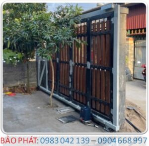 Cua cong lua khong ray gia dinh